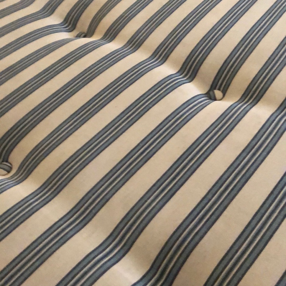 Meet your Posher, Maura